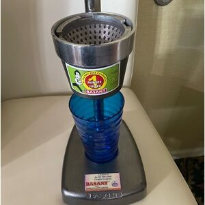 Orange juice maker with hand users ❤️